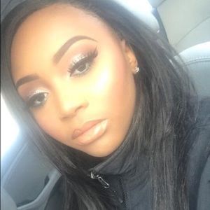 Meet your Posher, Dekeya